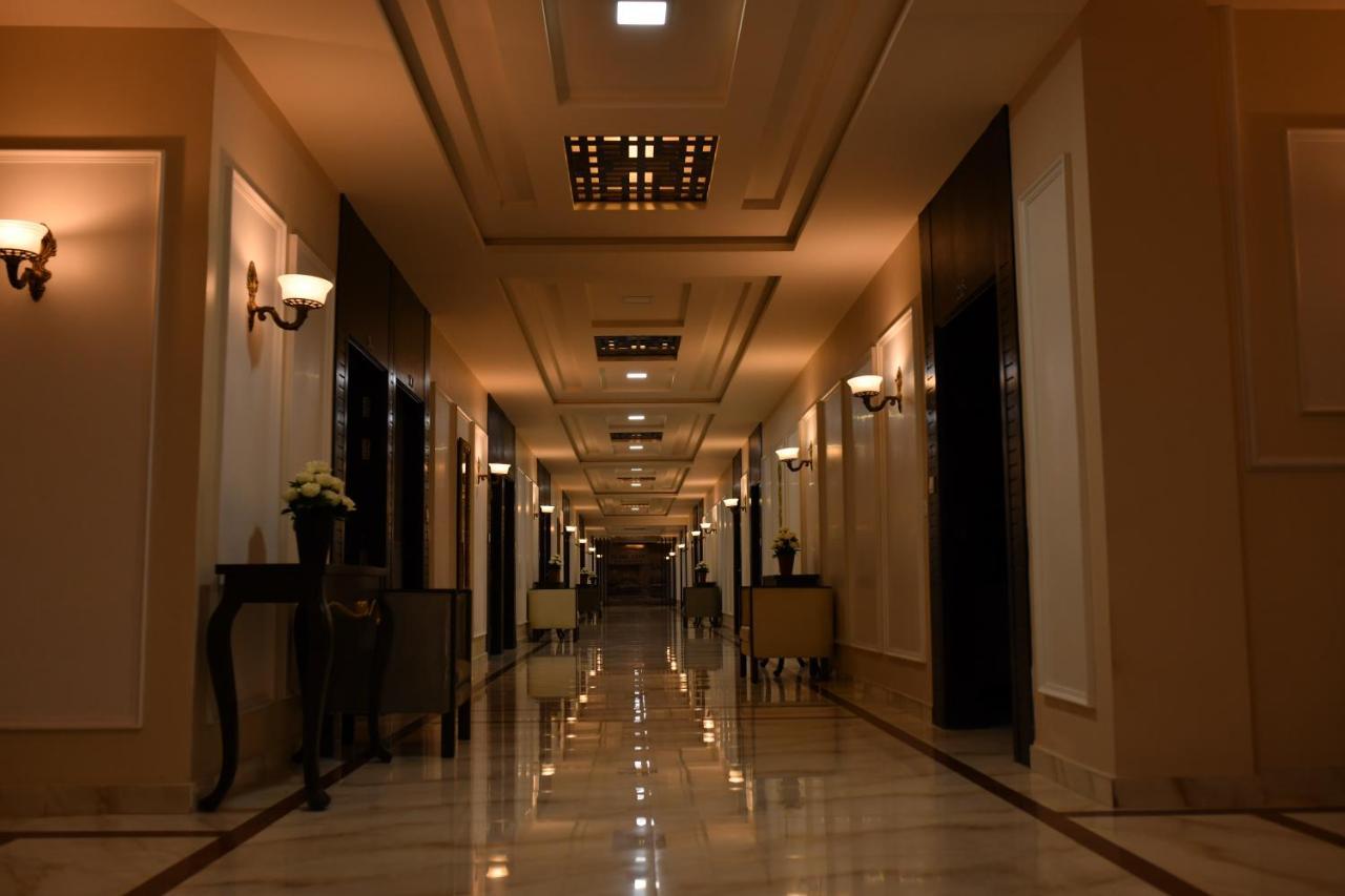 Oxygym Club Hotel & Suites ファイサラーバード エクステリア 写真