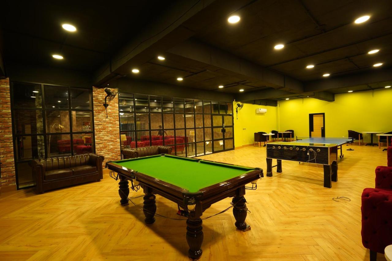 Oxygym Club Hotel & Suites ファイサラーバード エクステリア 写真