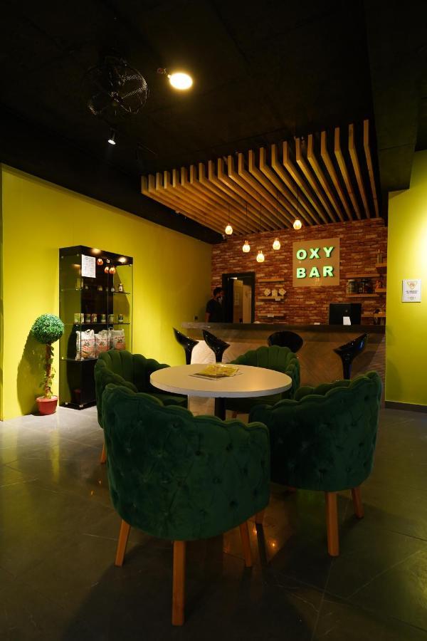 Oxygym Club Hotel & Suites ファイサラーバード エクステリア 写真