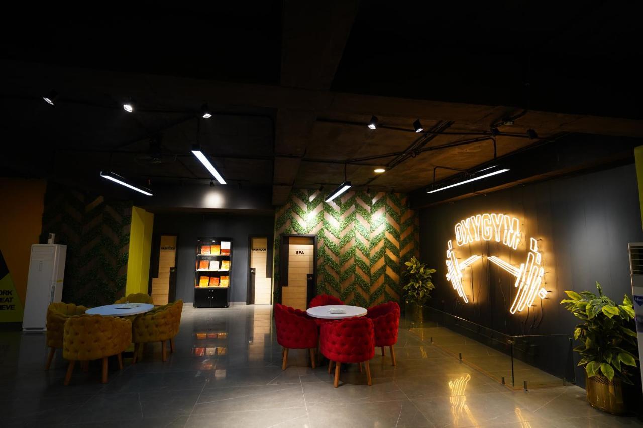Oxygym Club Hotel & Suites ファイサラーバード エクステリア 写真