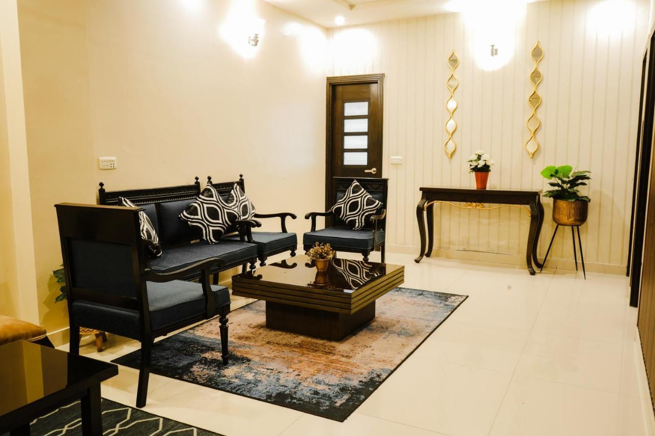 Oxygym Club Hotel & Suites ファイサラーバード エクステリア 写真