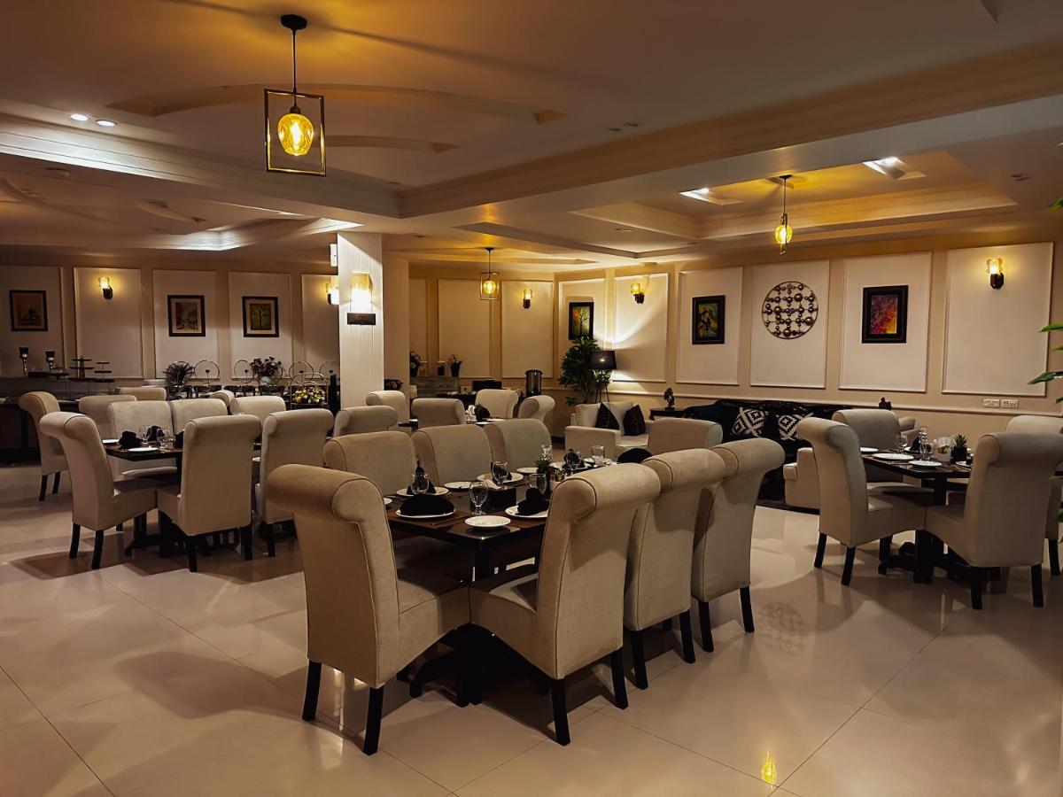 Oxygym Club Hotel & Suites ファイサラーバード エクステリア 写真