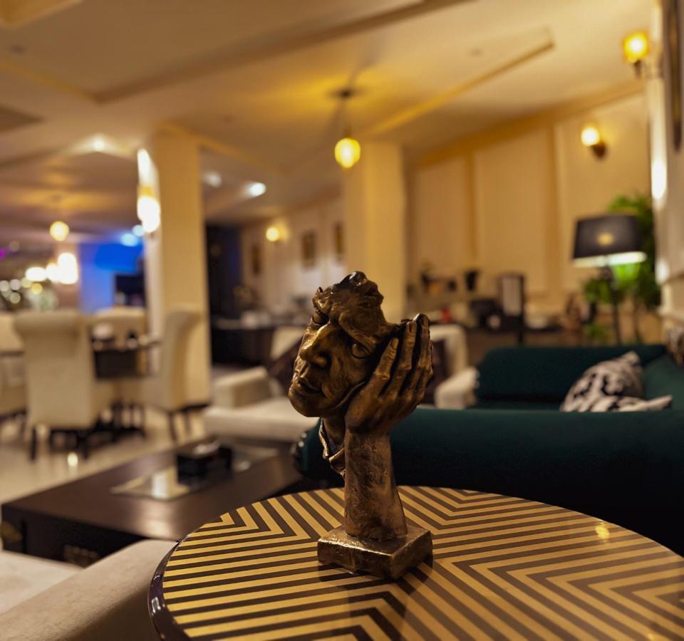 Oxygym Club Hotel & Suites ファイサラーバード エクステリア 写真