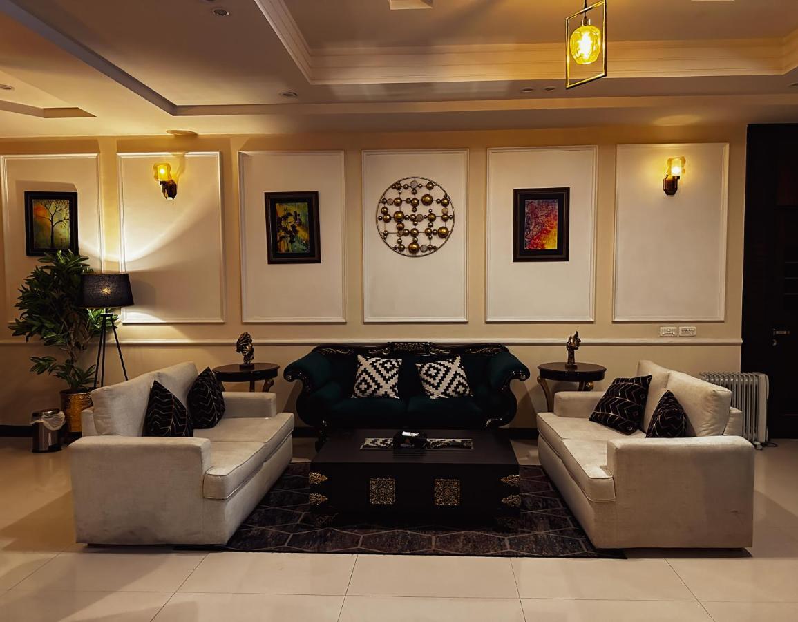 Oxygym Club Hotel & Suites ファイサラーバード エクステリア 写真