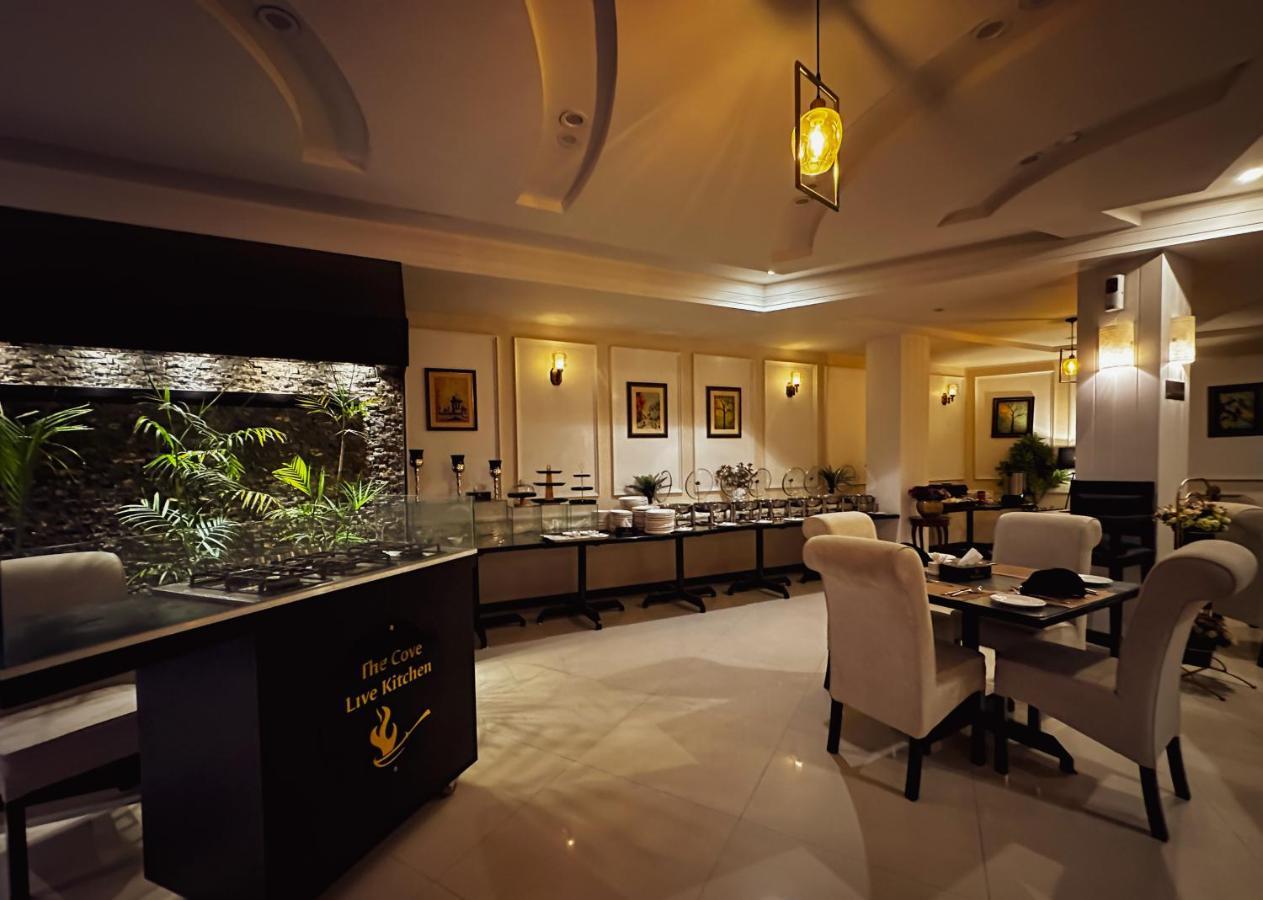 Oxygym Club Hotel & Suites ファイサラーバード エクステリア 写真