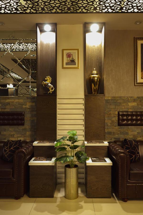 Oxygym Club Hotel & Suites ファイサラーバード エクステリア 写真